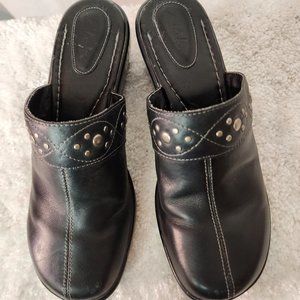 Clarks Black Womens Leather Studded Clogs Size 7.5M #70652